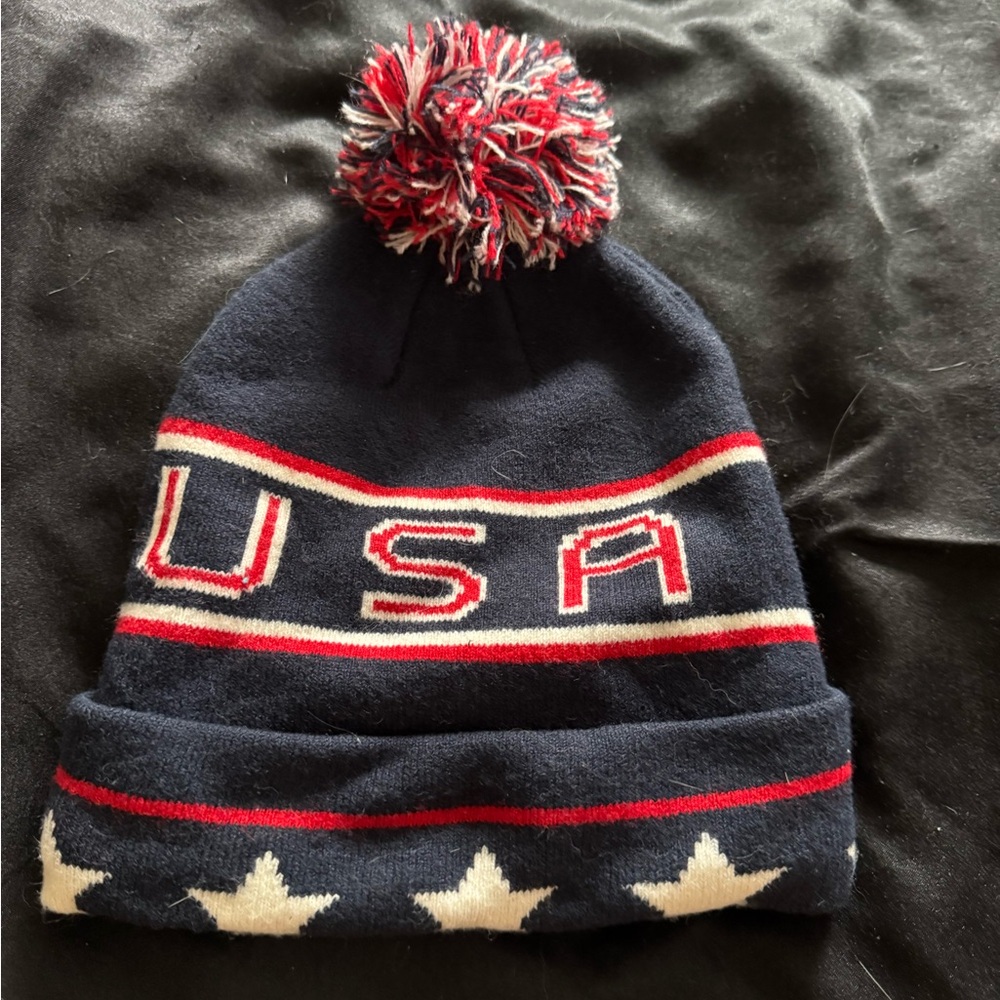 USA Themed Pom-Pom Beanie